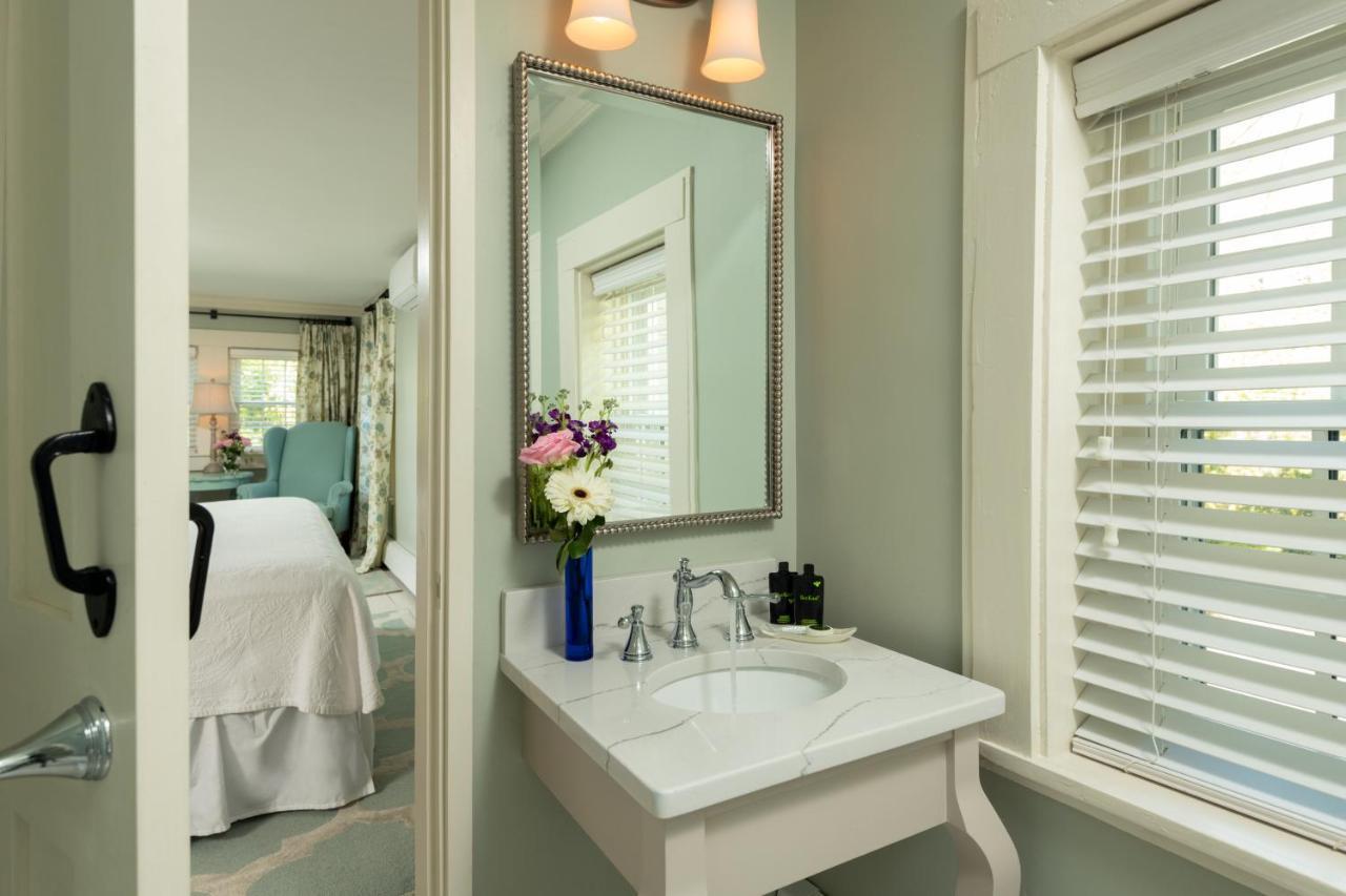 The Inn At Yarmouth Port Extérieur photo